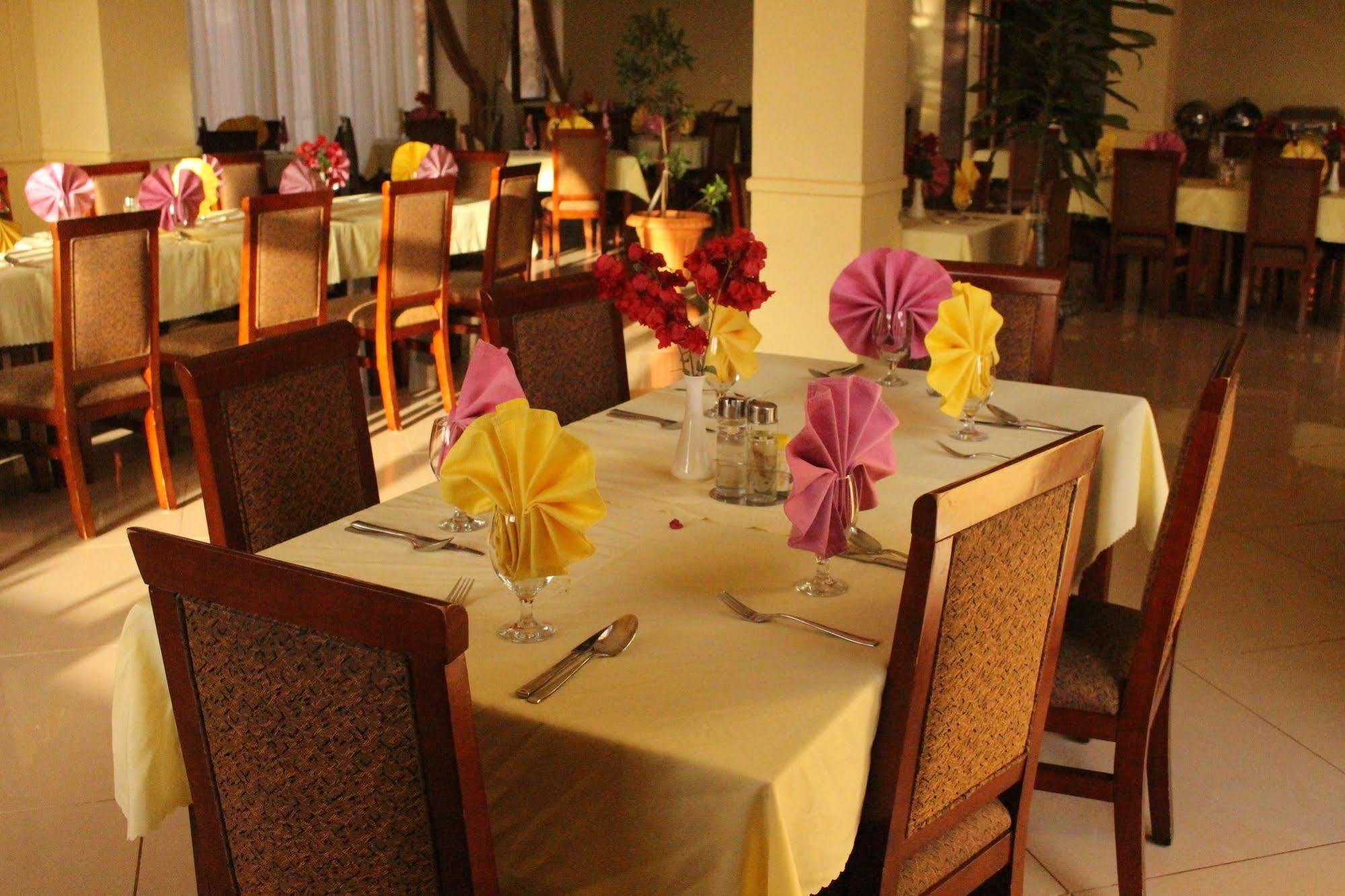 גונדר Taye Belay Hotel מראה חיצוני תמונה