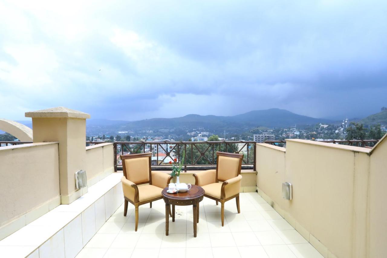 גונדר Taye Belay Hotel מראה חיצוני תמונה